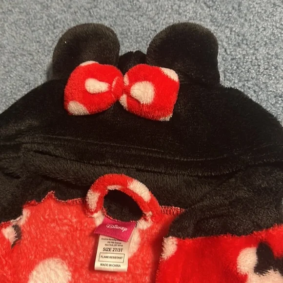 Minnie Mouse Robe - Picture 4 of 4